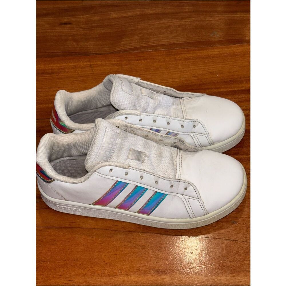 Adidas Kids White Sneakers with Iridescent Stripes size 2